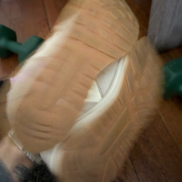 Common Projects Sneaker - Picture 2 of 6